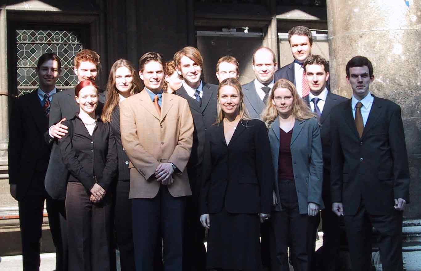 Unser Team im Ninth Willem C. Vis International Commercial Arbitration Moot 2001/02